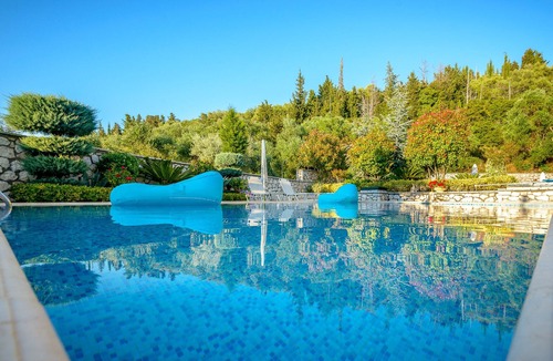 Agios Nikitas Villa | Two Deluxe exclusive pool villas for 4 close to beaches with wonderful view