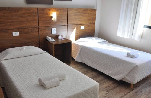 Matriz Hotel | Two Downtown Executive Double Twin Room for Relaxing Stays and Urban Exploration