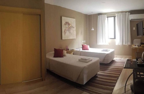 Matriz Hotel | Two Downtown Executive Double Twin Room for Relaxing Stays and Urban Exploration