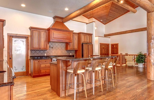 Nemo Villa | Two fireplaces! Nemo Winter Lodge Sleeps 16, comfortably. Perfect winter vacay!