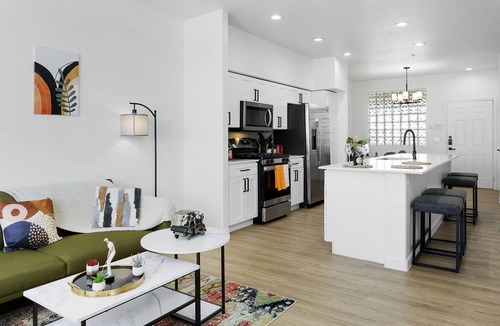 Glendale Sports and Entertainment District Apartment | TWO Glendale CozySuites with Pool 2 & 9