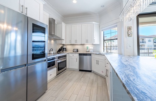 Villa Lago House | Two Golf Carts ~ Pet Friendly ~ Outdoor Patio