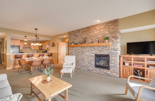 Two Harbors Condo | Two Harbors Superior Lakefront 3BR Corner | Pool | Hot Tub | Sauna | EV Charger