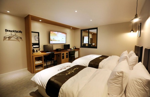 Sincheondong Hotel | Two Heart Hotel