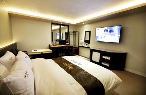 Sincheondong Hotel | Two Heart Hotel