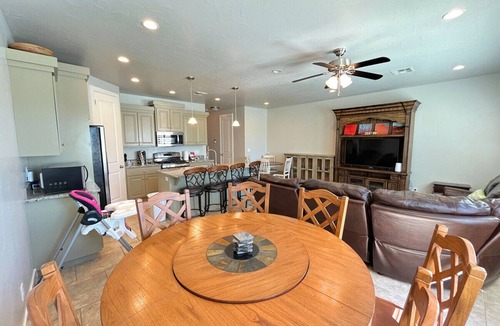 Washington Villa | Two Heated Pools/Spas, BBQ, Golf Course