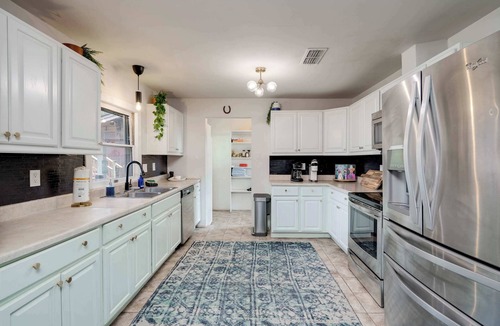 Blanco House | Two Houses, POOL, shared backyard 8bed/4bath