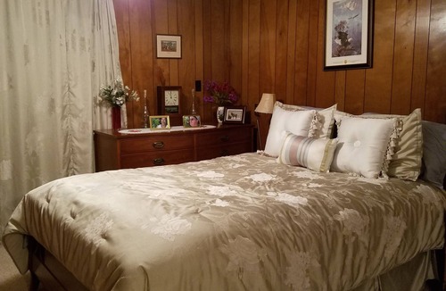 Manistee House | Two JULY Cancellations! ! Book Now!
