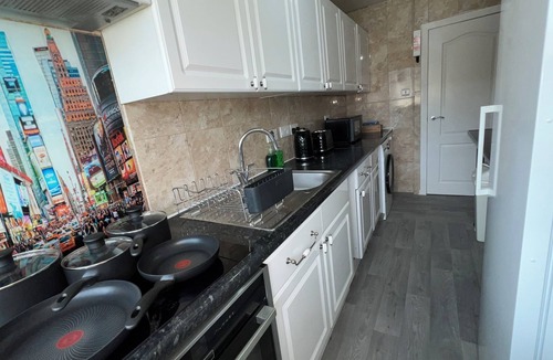 Central Aberdeen Apartment | Two large bedrooms near University Of Aberdeen