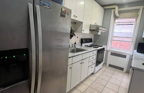 Queens Condo | Two Large Cozy Bedroom Condominium that is 20 mins train ride to Manhattan