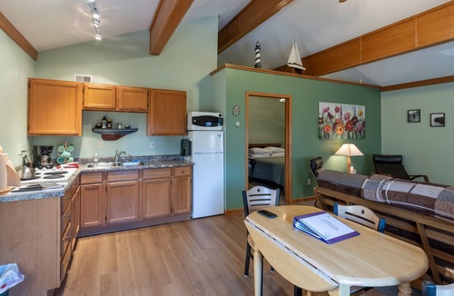 Bayfield Apartment | Two-Level Forest Retreat | Near Bayfield
