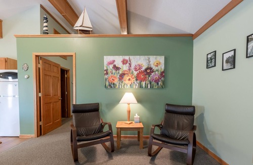Bayfield Apartment | Two-Level Forest Retreat | Near Bayfield