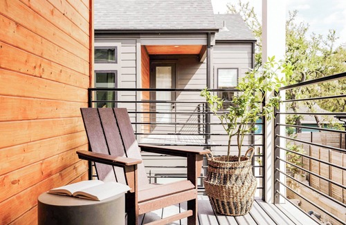 East MLK Condo | Two Luxury Austin Homes | Hot Tubs + 10 Bedrooms