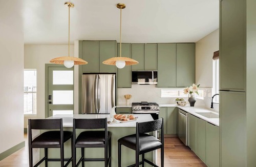 East MLK Condo | Two Luxury Austin Homes | Hot Tubs + 10 Bedrooms