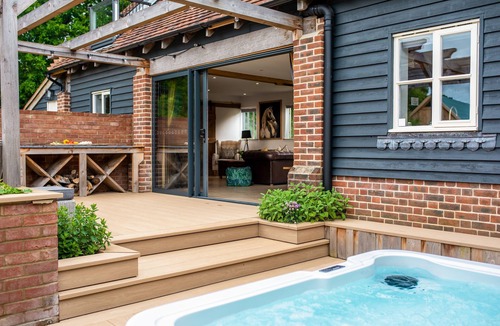 East Ashling Cottage | Two luxury Cottages near Bosham with Hot Tubs, perfect for family reunion.