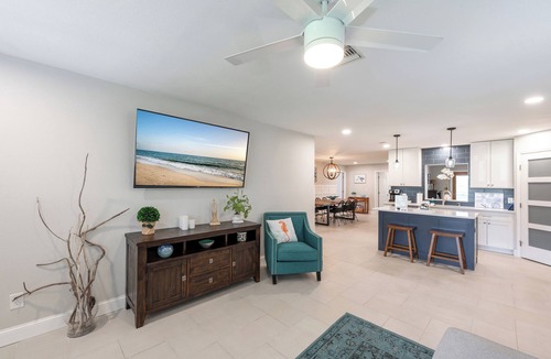 Willoughby Acres House | Two Master Suites, Fully Stocked Home w/Heated Pool & Spa Close to Everything