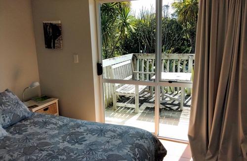 Raglan Apartment | Two minutes from famous Raglan surf beaches. Access to bush track. Dogs welcome.