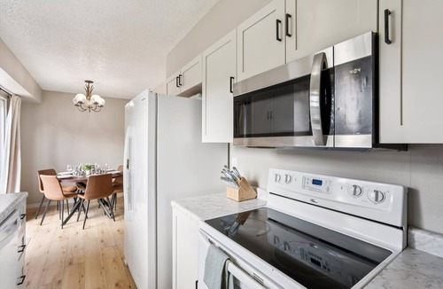 Greater South Side Apartment | Two Modern 3BR Homes | 6BR Total, Yard & Parking
