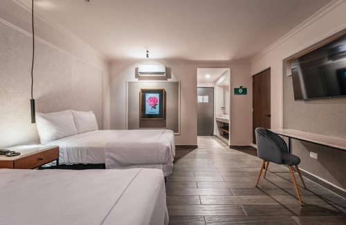 Centro Hotel | Two Modern Double Room – Comfortable Stay for 8 Guests in Mérida