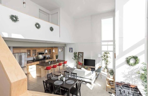 Chatham-Arch Condo | TWO Modern Penthouses on Mass by CozySuites