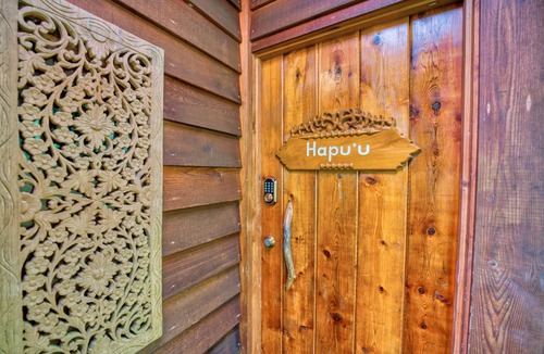 Volcano Cabin | Two Peaceful cabins in marvelous Volcano for a relaxing stay.