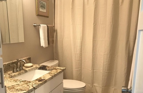 Beach Institute Cottage | Two Pineapples Cottage with Private Outdoor Space!