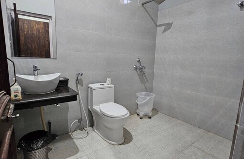Ramnagar Bed & Breakfast | Two Private Rooms w/Balcony in Naturalist's Home
