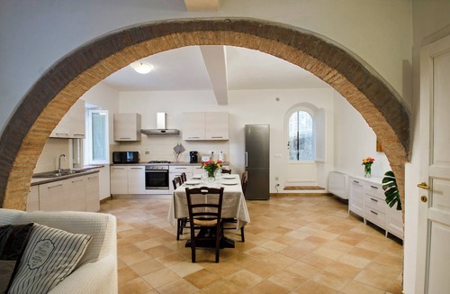 Chiusi Villa | TWO PRIVATE VILLAS WITH 2 HEATED SWIMMING POOLS IN LUSH PRIVATE ESTATE SLEEPS 12