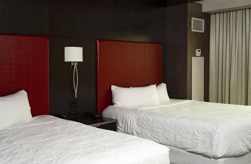 Bridgeport Hotel | Two Queen Room at a Hotel