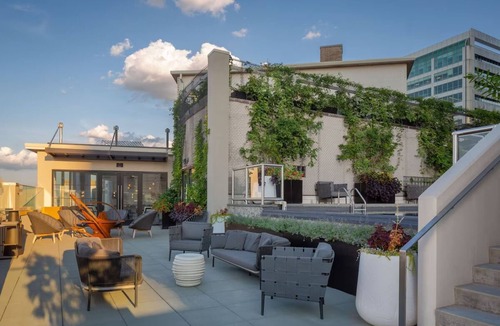 Logan Square House | Two Relaxing Suite w/Kitchen | Perfect for Family Stays – Pet Friendly