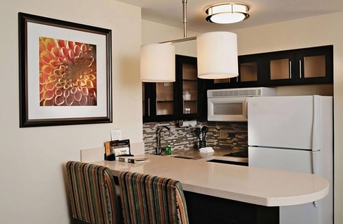 Vance Jackson Apartment | TWO Relaxing Suites with Full Kitchen and Free Breakfast! Pool, Pets Allowed!