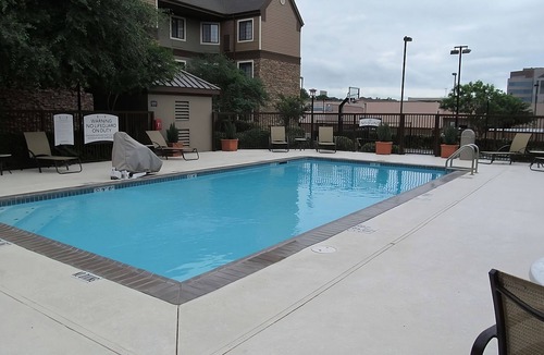 Vance Jackson Apartment | TWO Relaxing Suites with Full Kitchen and Free Breakfast! Pool, Pets Allowed!