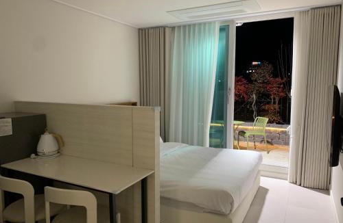 Sisan House | Two Rest Pension
