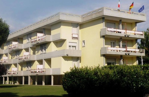 Luni Mare Apartment | Two-room apartment of 45 sqm, consisting of a large living room/dining area with equipped kitchenette and sofa bed with 2 single pull-out beds, a double bedroom, bathroom with shower, private balcony complete with table and chairs.Equipped with:- Air con