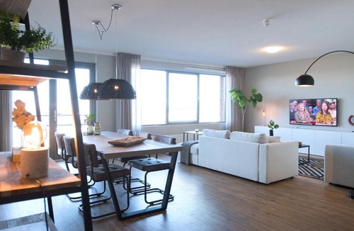 Vissershaven Apartment | Two room apartment overlooking the harbor