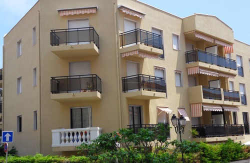 Beaulieu-sur-Mer Apartment | Two-room central apartment, 2 large balconies, 100 m from the beach, private parking