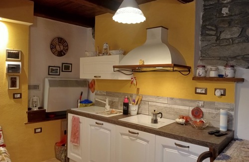 Antey-Saint-Andre Ski Chalet | Two-roomed chalet in Antey Saint Andrè