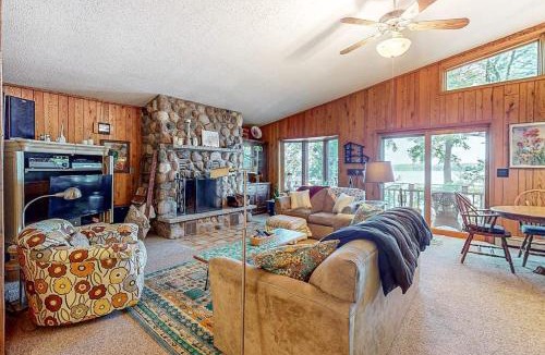 Lake Tomahawk House | Two Sisters Lakeside