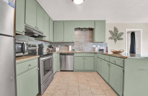 Lynn Haven House | Two Spaces in One Main House and Guest House 25 Min to PCB
