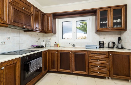 Alepou House | TWO STOREY MAISONETTE-2 KM FROM THE CENTER