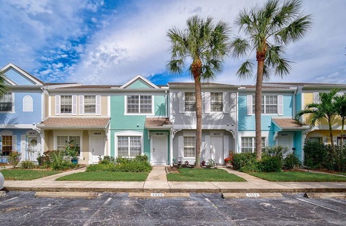 Sabal Harbour House | Two Story Unit Townhome, WiFi, Tennis, Stainless Kitchen, Heated Pool, Close to Interstate