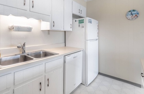 Topsail Beach House | TWO SUNS: 3 BR / 2 BA oceanfront in Topsail Beach, Sleeps 6 - Oceanfront!