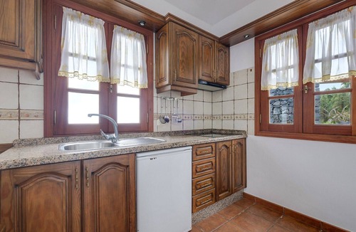 Buen Paso Villa | Two Typical Canarian Houses in “Finca la Sorriba” with Mountain View, Sea View, Pool & Wi-F