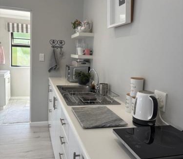 Die Boord Apartment | Two Vines Romantic Guest Studio