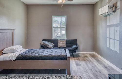 Dickinson House | Two Waters Retreat