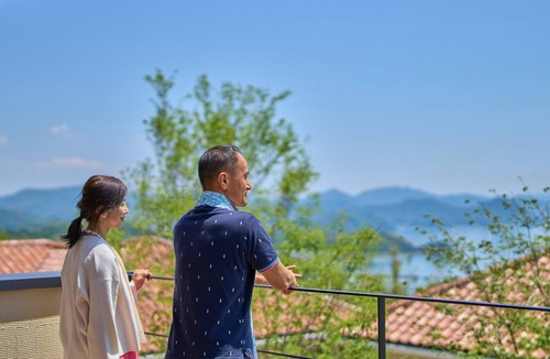 Takehara House | Twostory twin villa with half board Golf course /Takehara Hiroshima