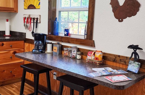 Quitman Cabin | TX HICKORY HIDEOUT CABN: Spiritual Retrt & Country MicroResort, Rest&Restoration