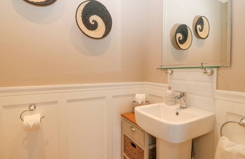 Llanberis House | TY BAINS, family friendly, character holiday cottage in Llanberis