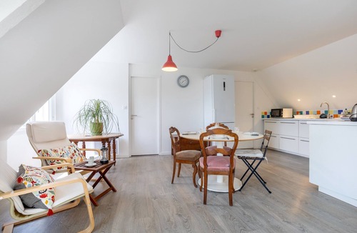 Nevez Apartment | Ty Bleunioù – Seaside Escape with Private Terrace and Wi-Fi