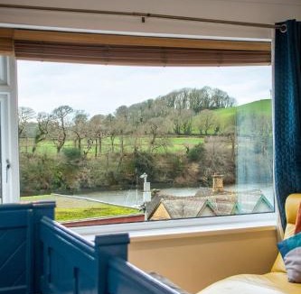 Bont Newydd House | Ty Coets